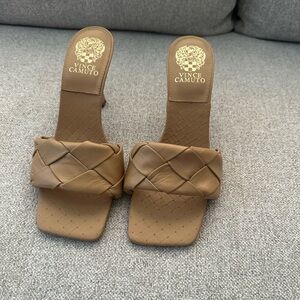 Vince Camuto Brelani Woven Women's Tan Slide Sandals Like New Worn Once 8 M/38.5